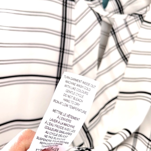 Ricki’s Ladies XXL Black & White Sleeveless Top, EUC - Picture 9 of 9